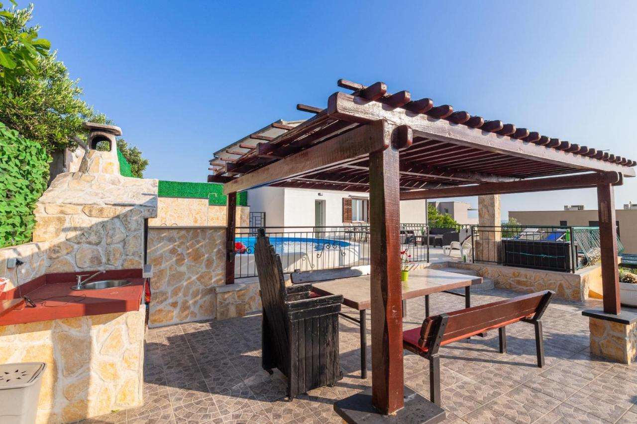 Navis Sea View Apartment With Pool Makarská Exteriér fotografie