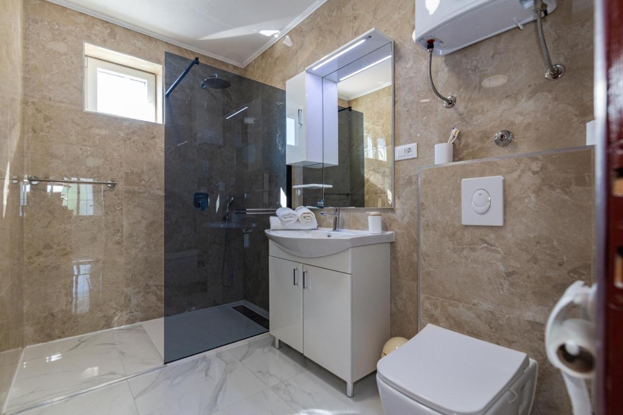 Navis Sea View Apartment With Pool Makarská Exteriér fotografie